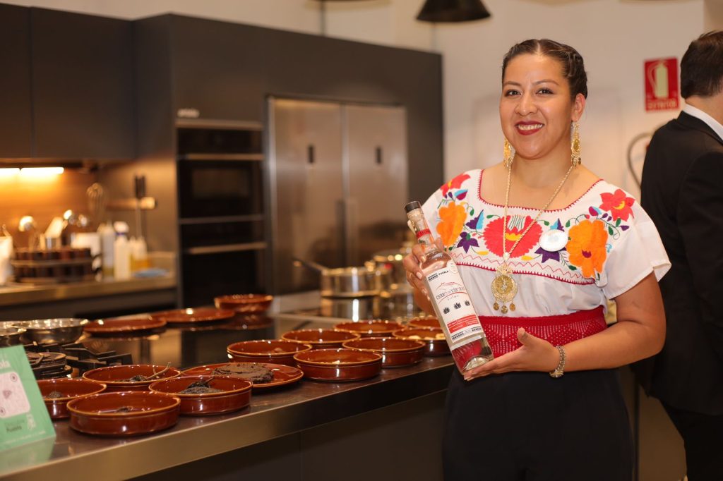 1d7540b6-5ce7-4c37-a94b-03124ca8c25d